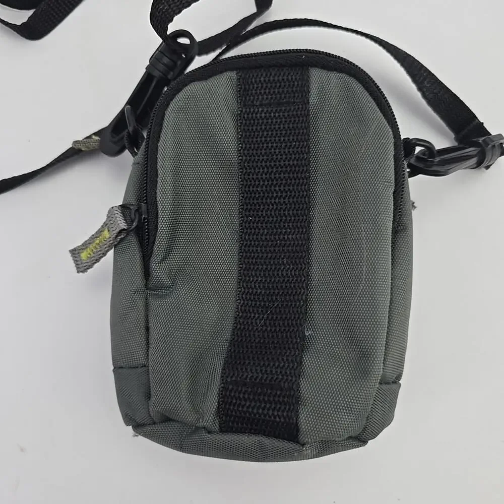 Case Logic Black Compact Camera Pouch Nylon, Padded, Belt Loop